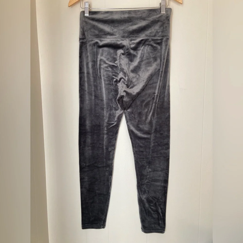 Offline by Aerie Gray Velour Velvet Leggings Large L Short